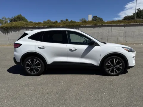 More photos of 2022 Ford Escape SE Hybrid at Park Marina Motors, CA