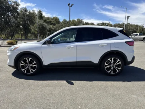More photos of 2022 Ford Escape SE Hybrid at Park Marina Motors, CA