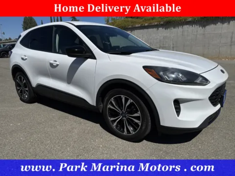 White 2022 Ford Escape SE Hybrid for sale in Redding, CA