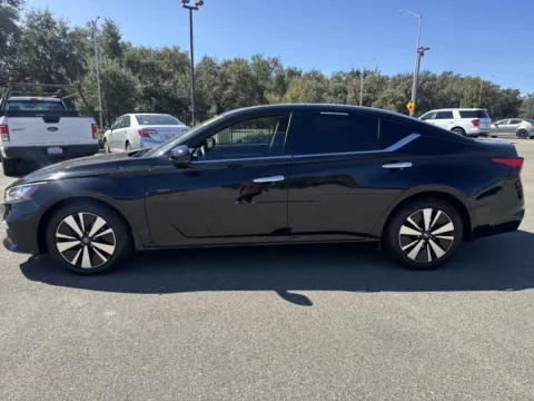 More photos of 2019 Nissan Altima 2.5 SV at Park Marina Motors, CA