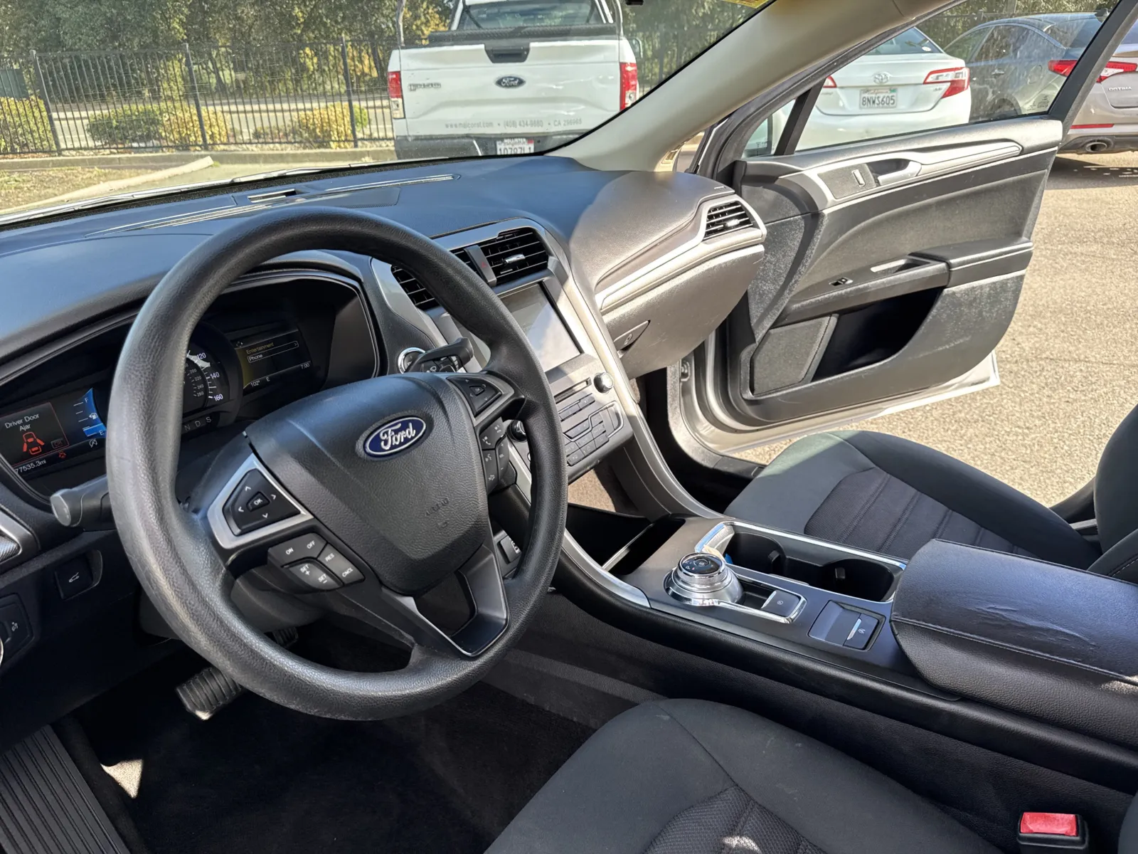 Ford Fusion photo 9