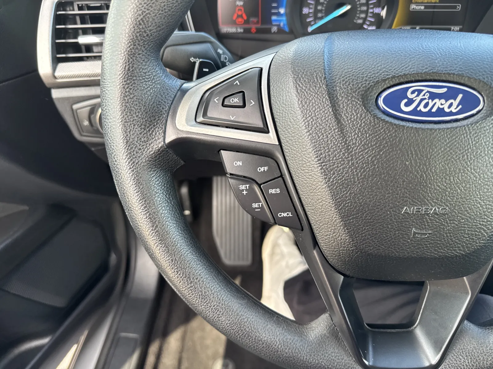 Ford Fusion photo 18