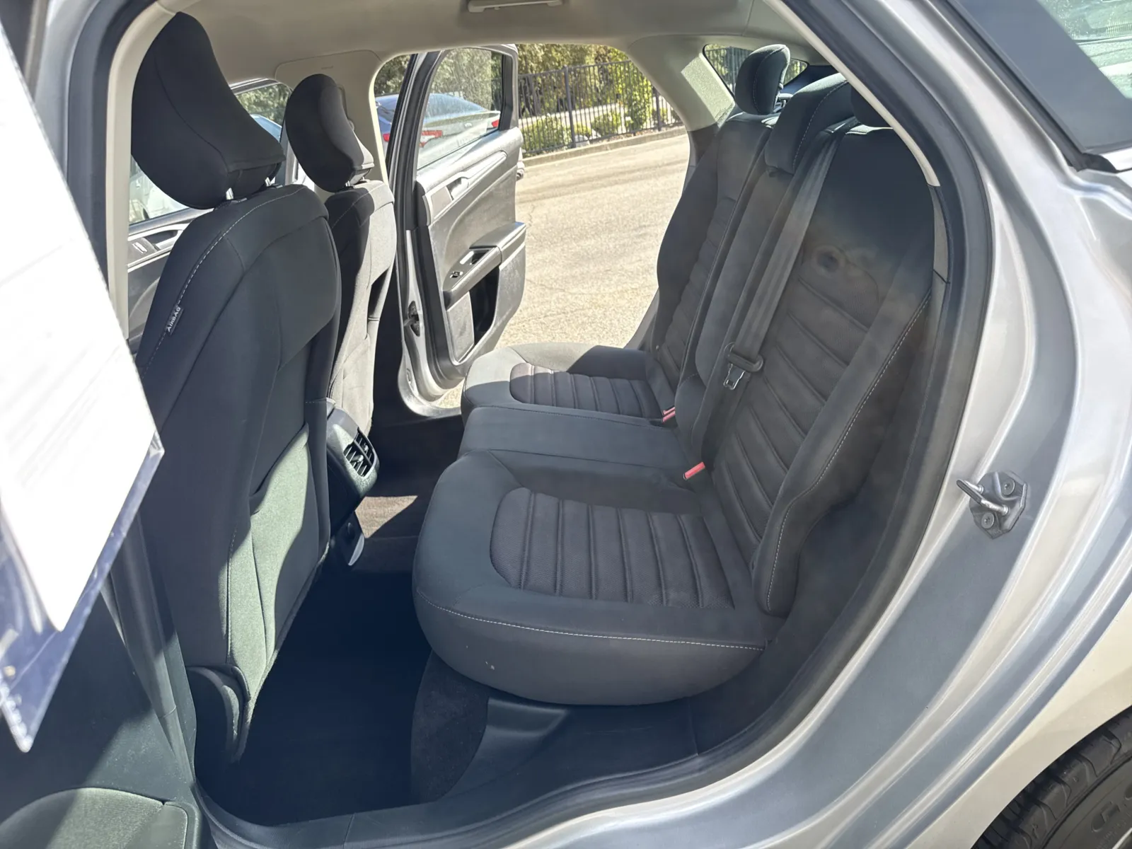 Ford Fusion photo 11