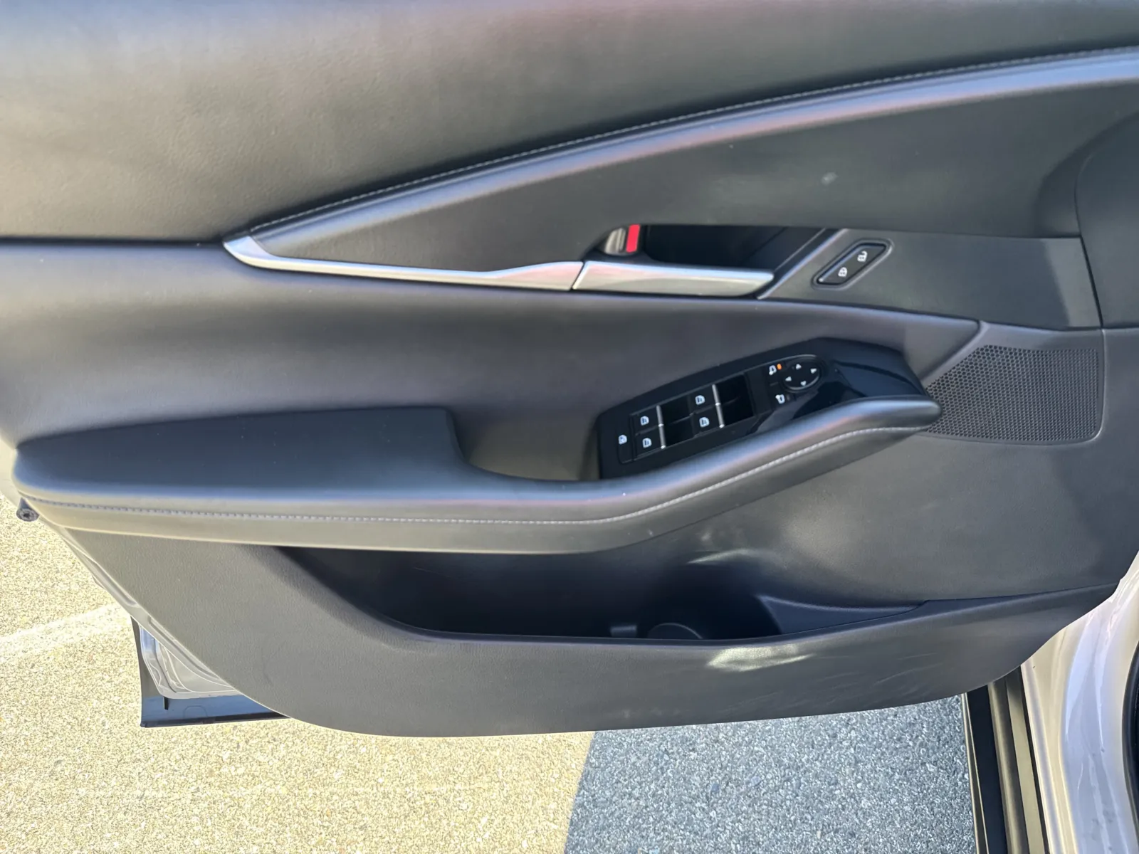 Mazda CX-30 photo 12