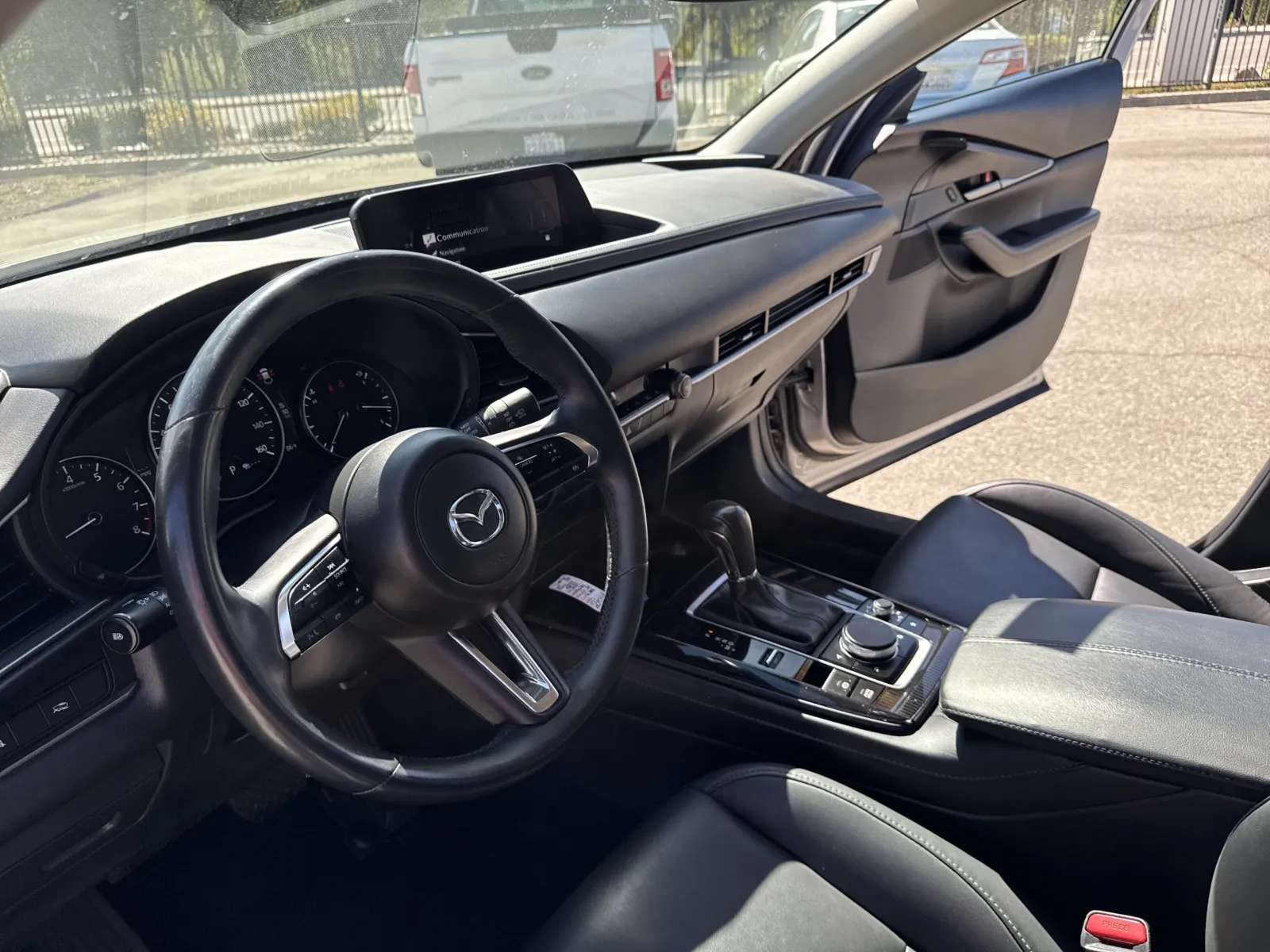 Mazda CX-30 photo 9