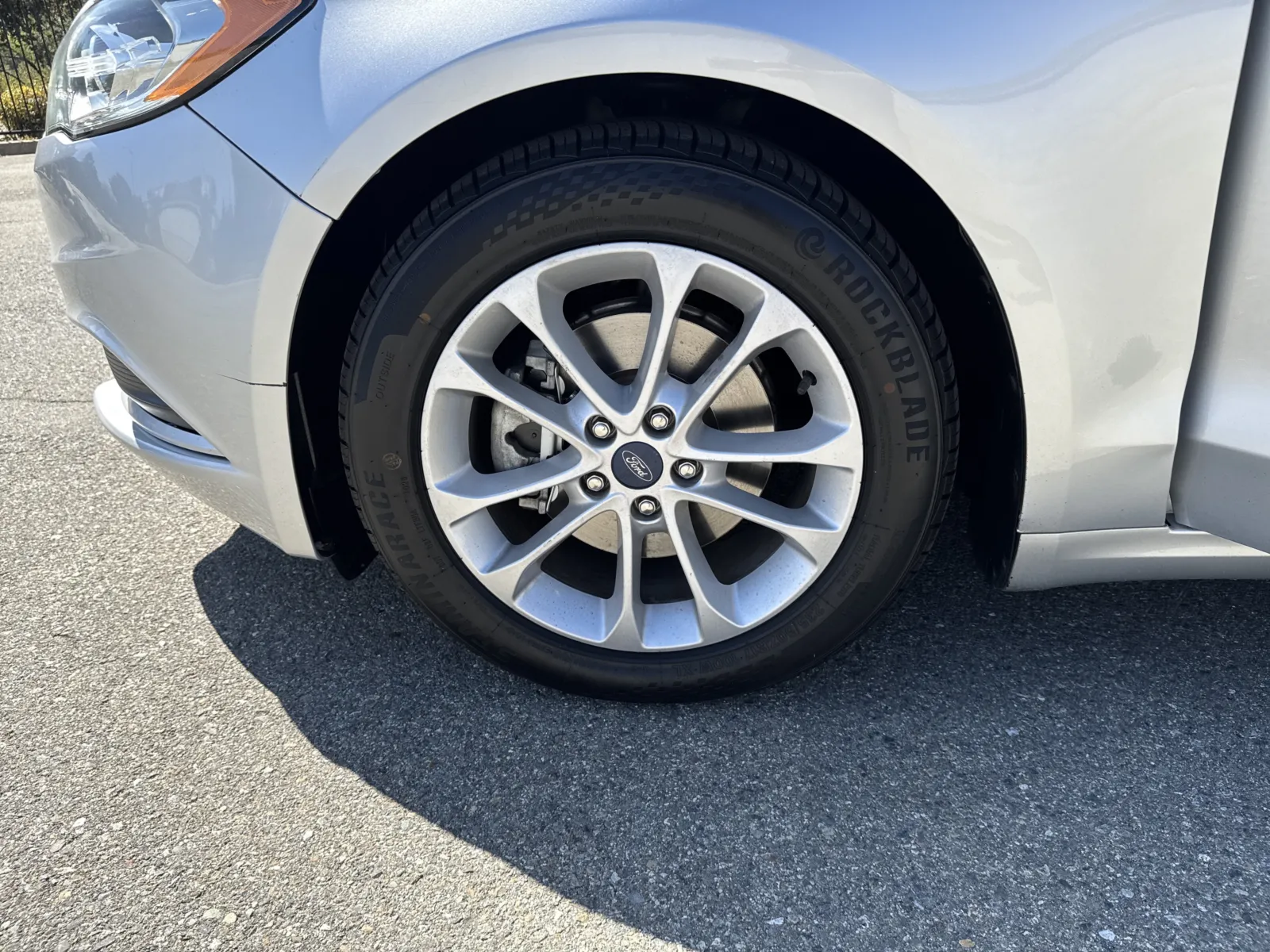 Ford Fusion photo 24