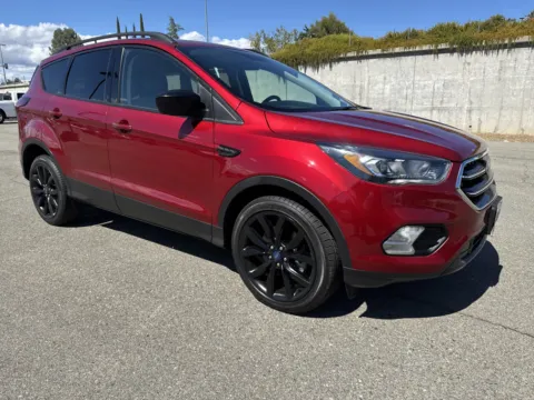 Red 2019 Ford Escape SE for sale in Redding, CA