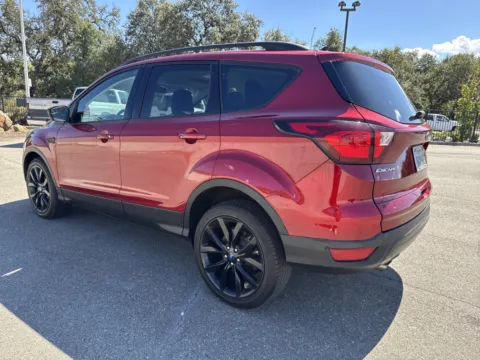 More photos of 2019 Ford Escape SE at Park Marina Motors, CA