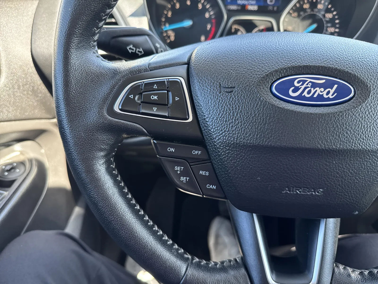Ford Escape photo 18