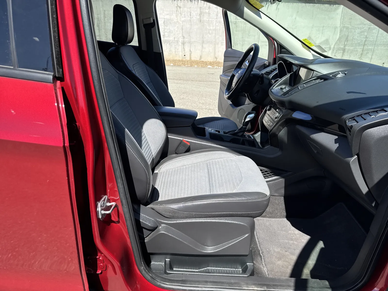 Ford Escape photo 14