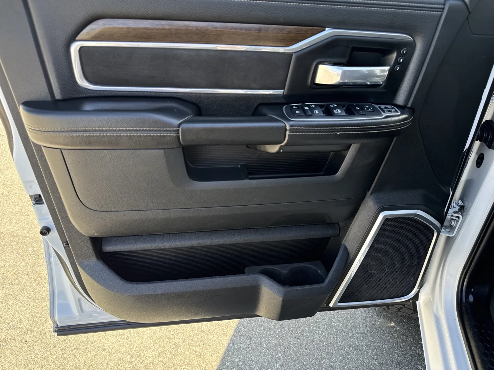 Ram 2500 photo 12