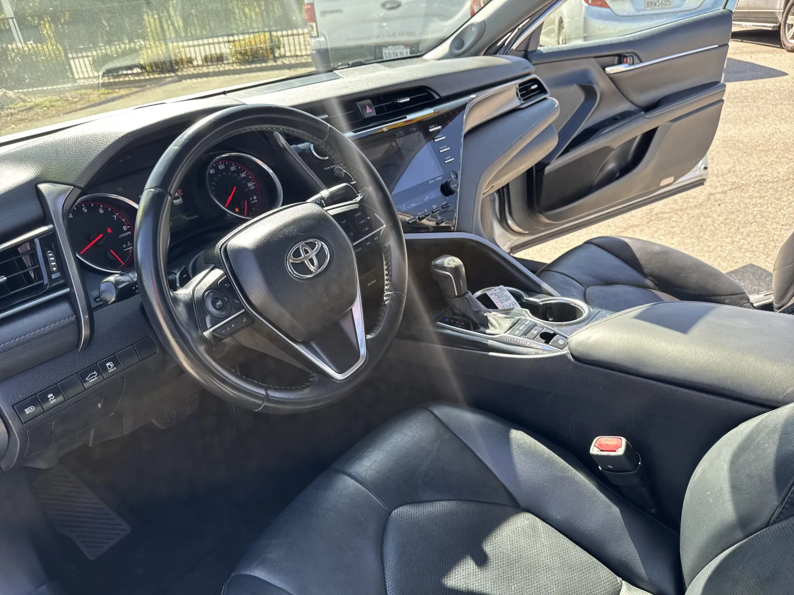 Toyota Camry photo 9