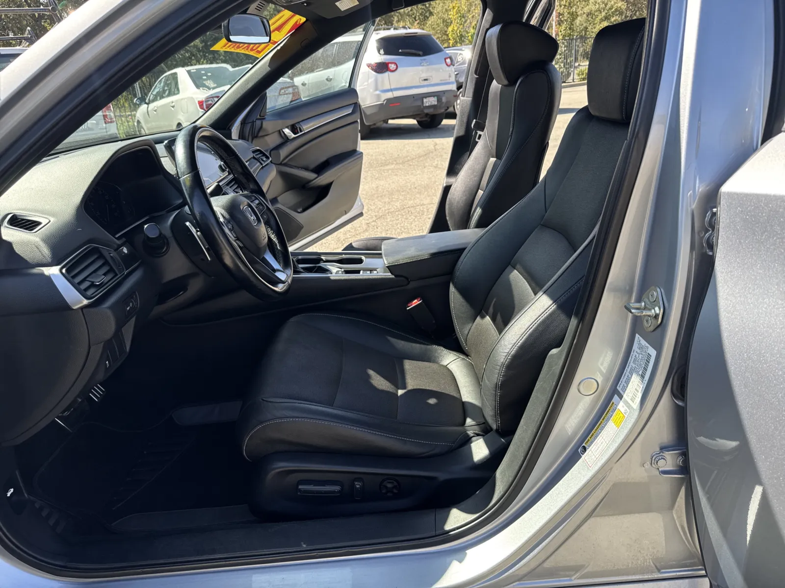 Honda Accord photo 10