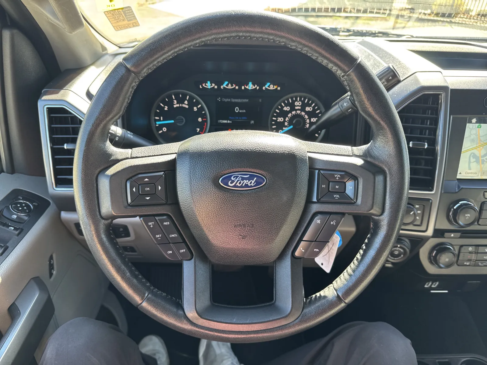 Ford F-150 photo 17