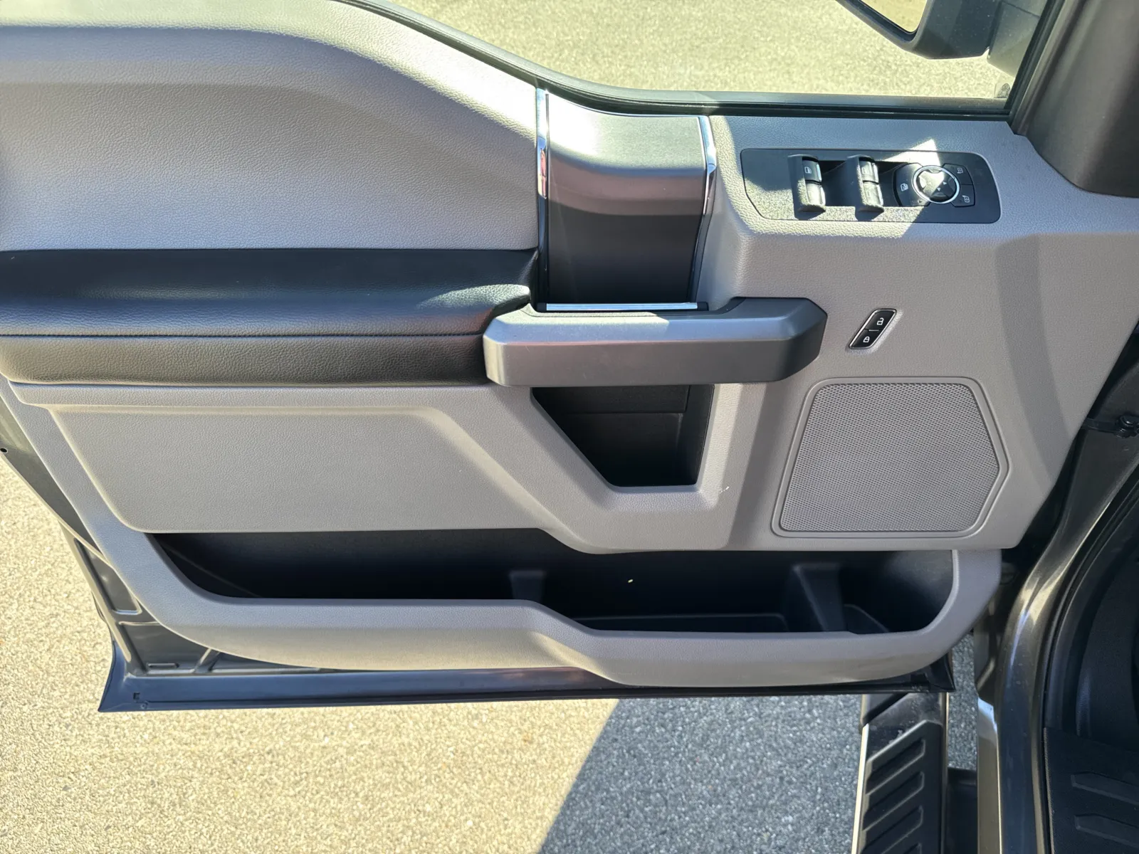 Ford F-150 photo 12
