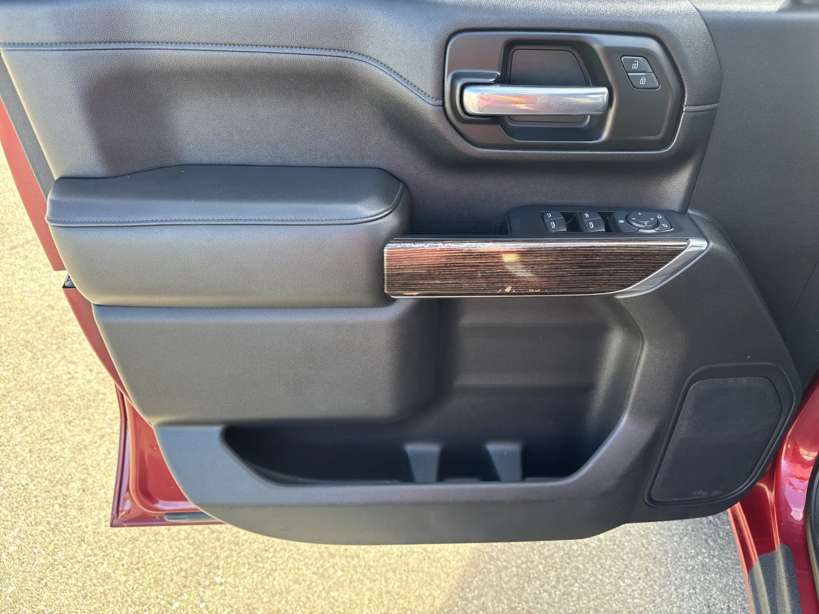 GMC Sierra photo 12