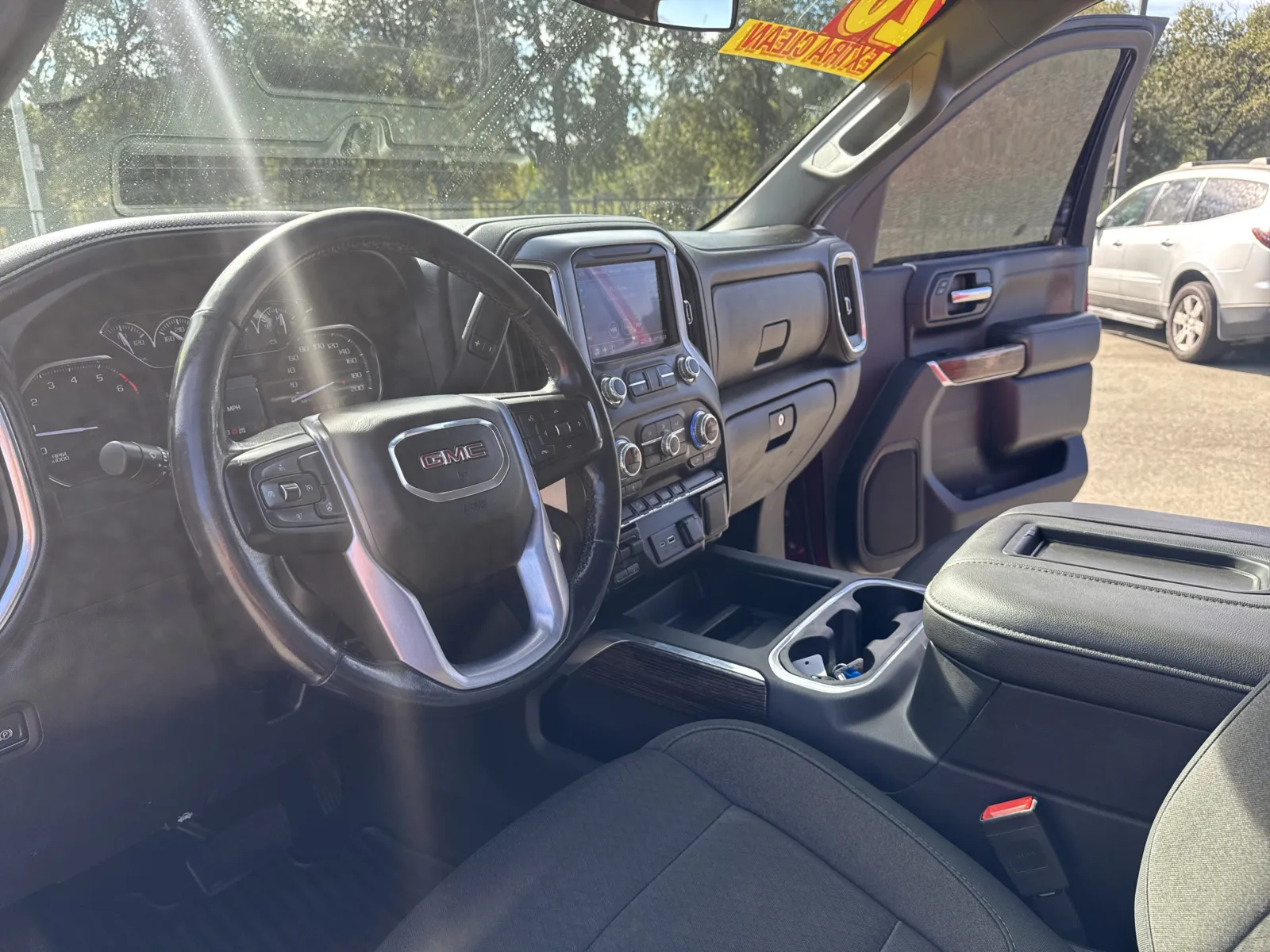 GMC Sierra photo 9