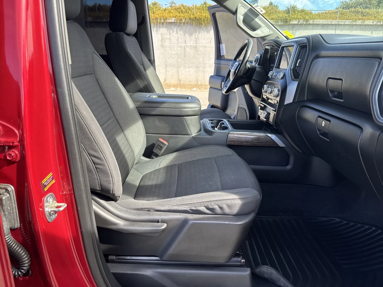 GMC Sierra photo 14