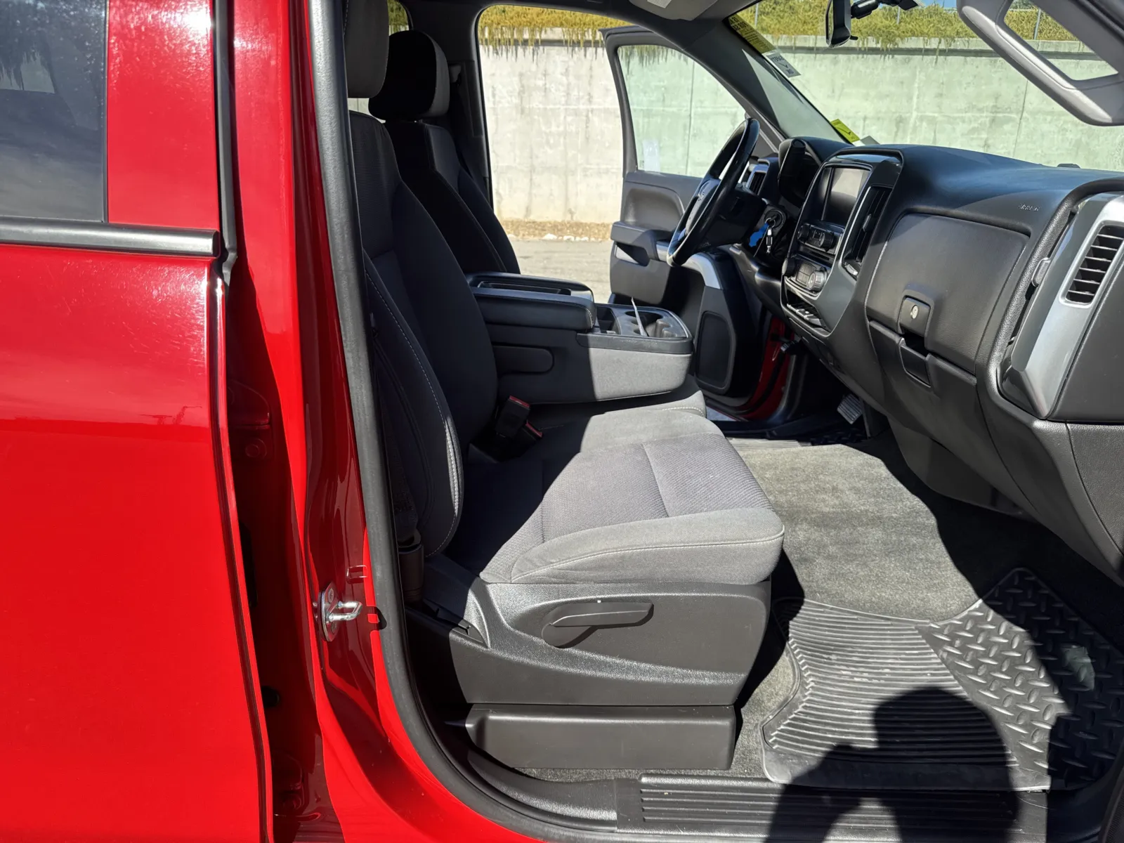 Chevrolet Silverado photo 14