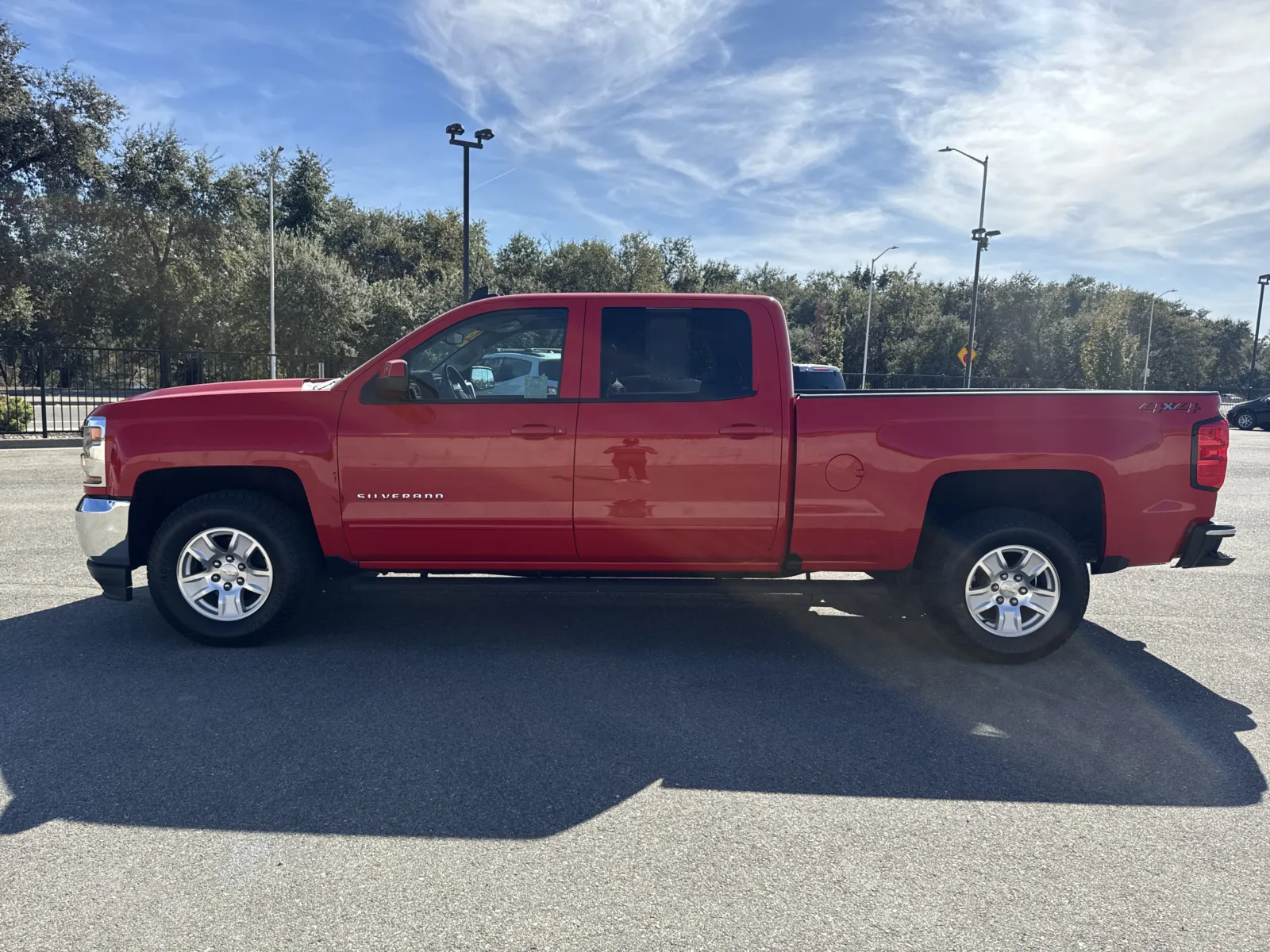 Chevrolet Silverado photo 4