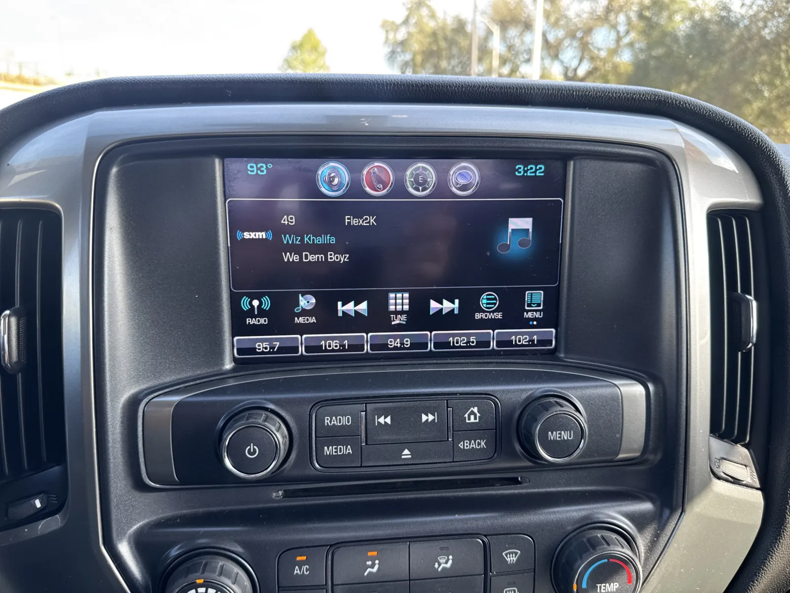 Chevrolet Silverado photo 23