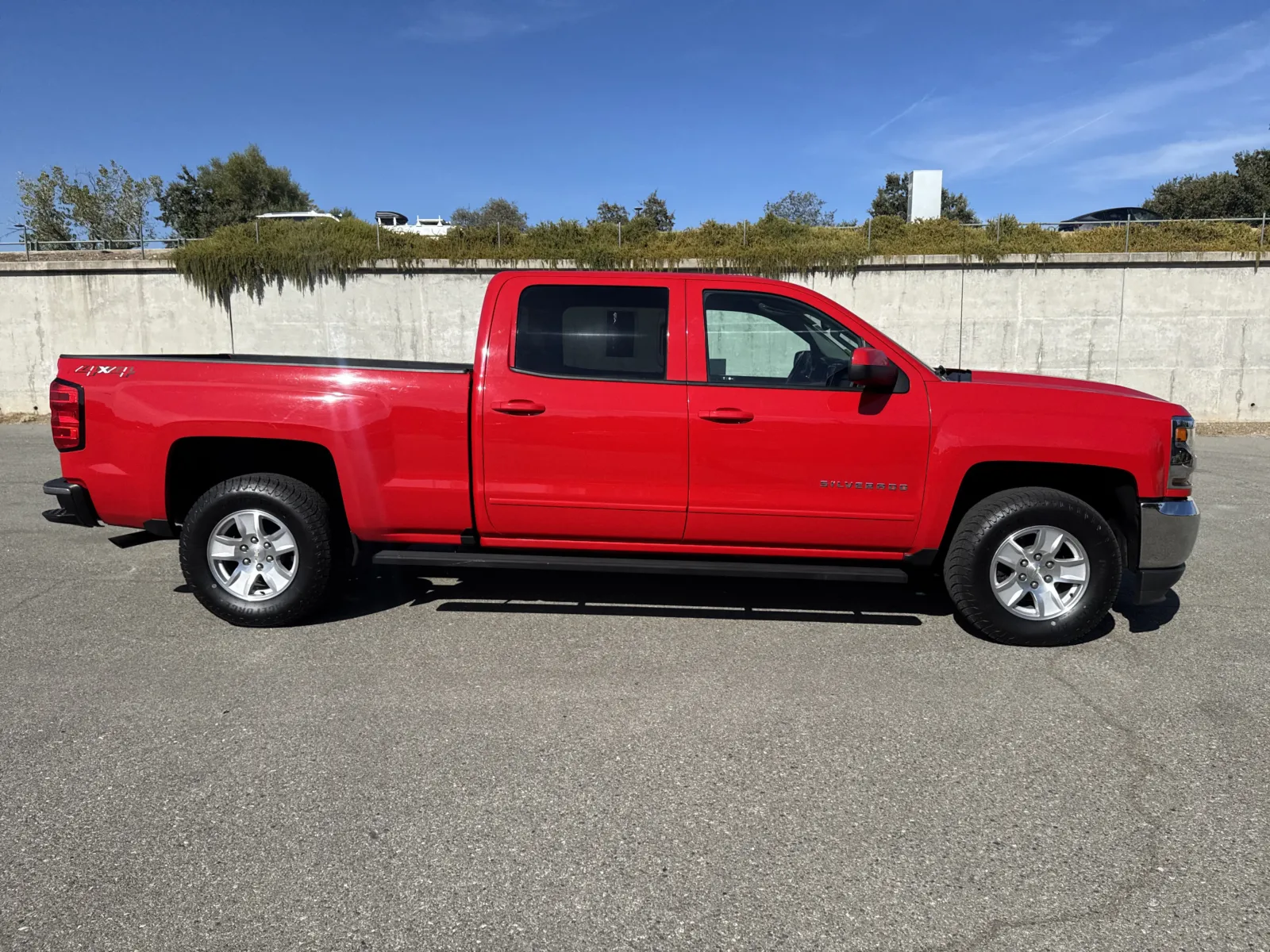 Chevrolet Silverado photo 8