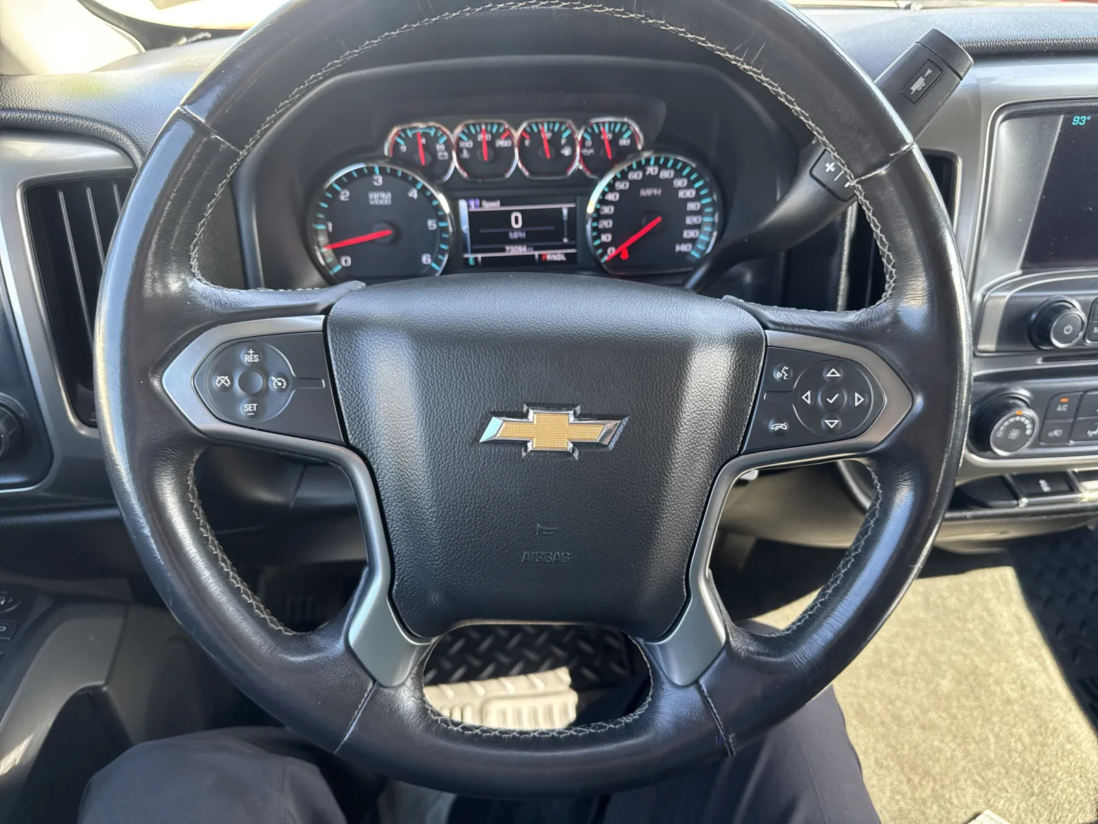 Chevrolet Silverado photo 17