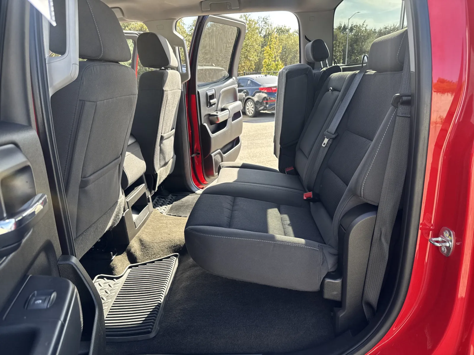 Chevrolet Silverado photo 11