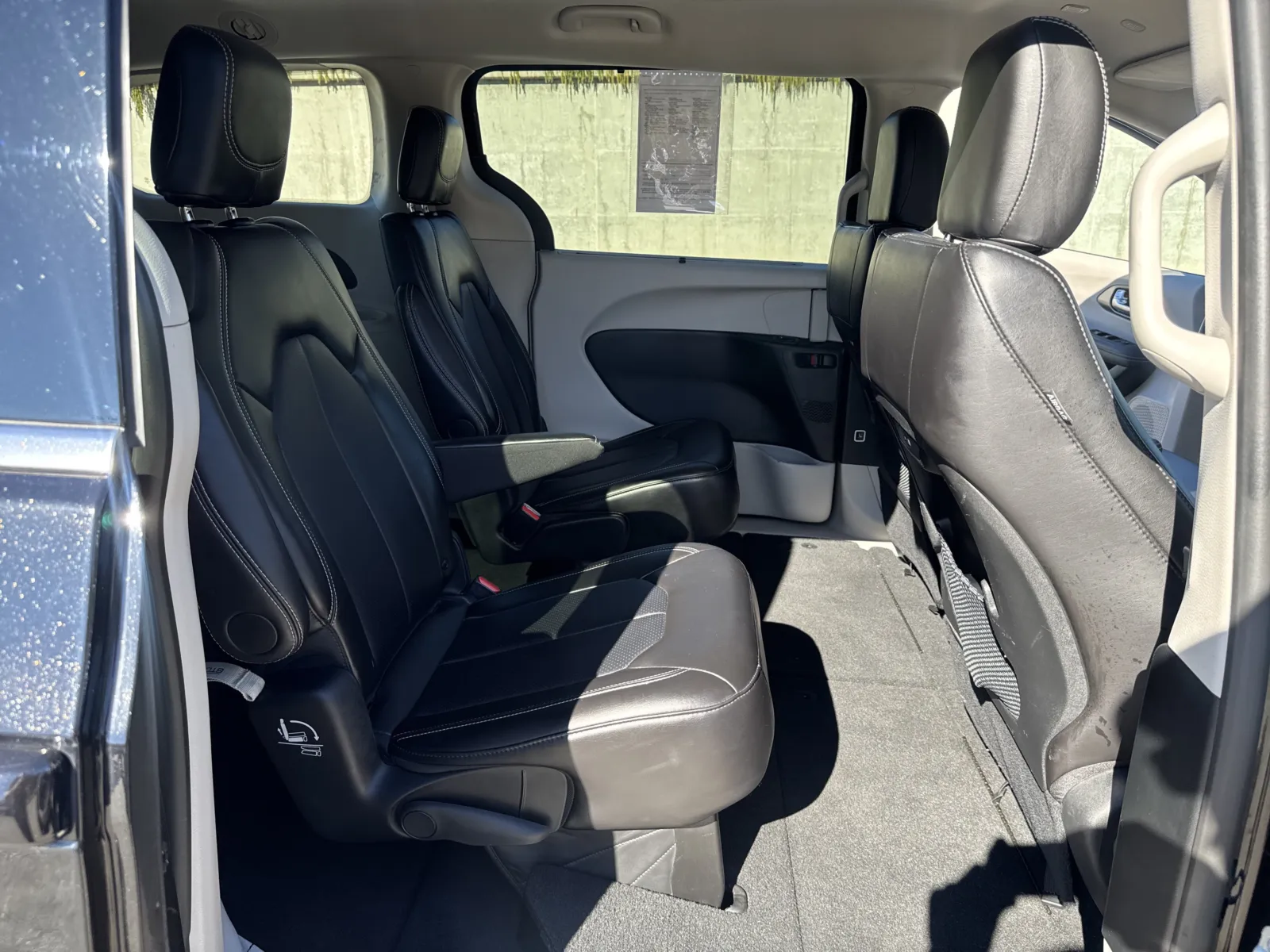 Chrysler Pacifica photo 13