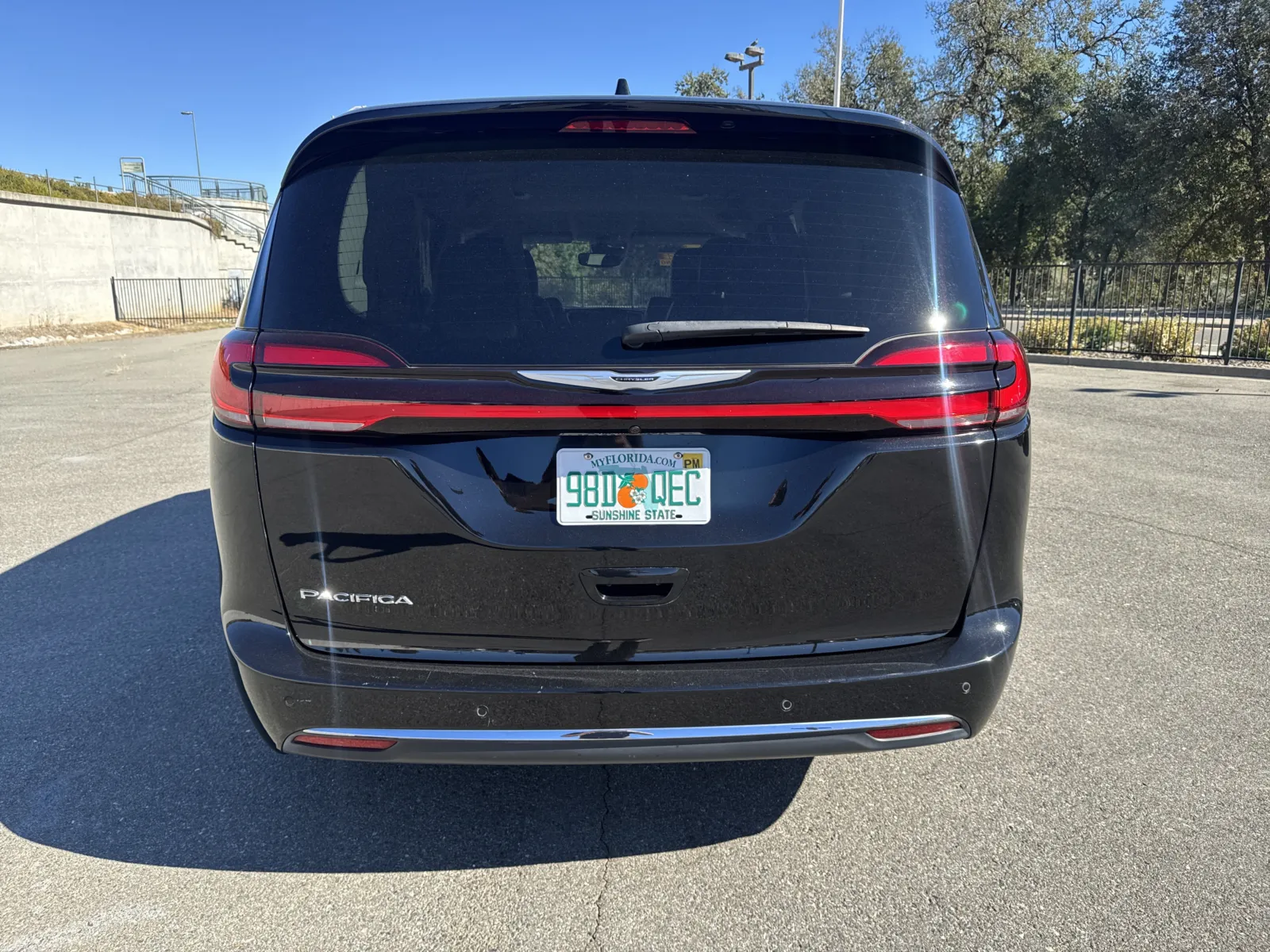 Chrysler Pacifica photo 6