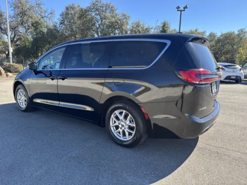 More photos of 2024 Chrysler Pacifica Touring L at Park Marina Motors, CA