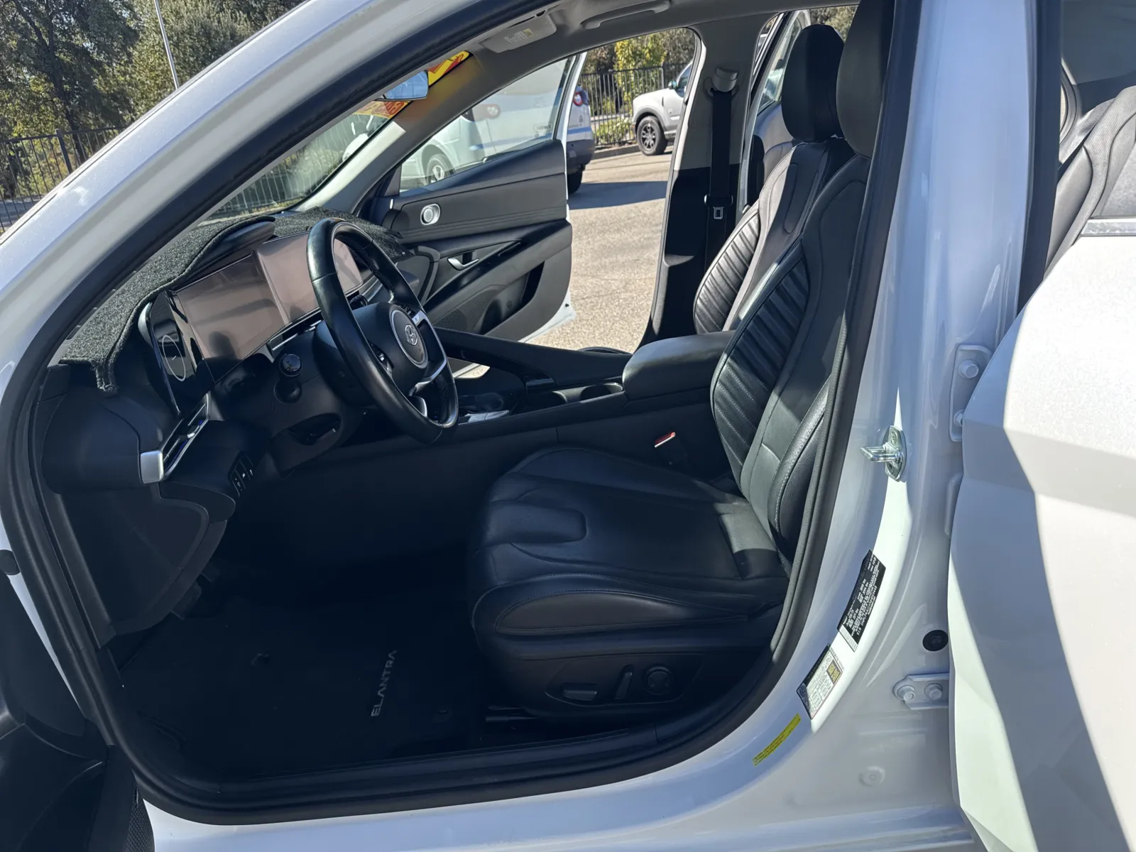 Hyundai Elantra photo 10