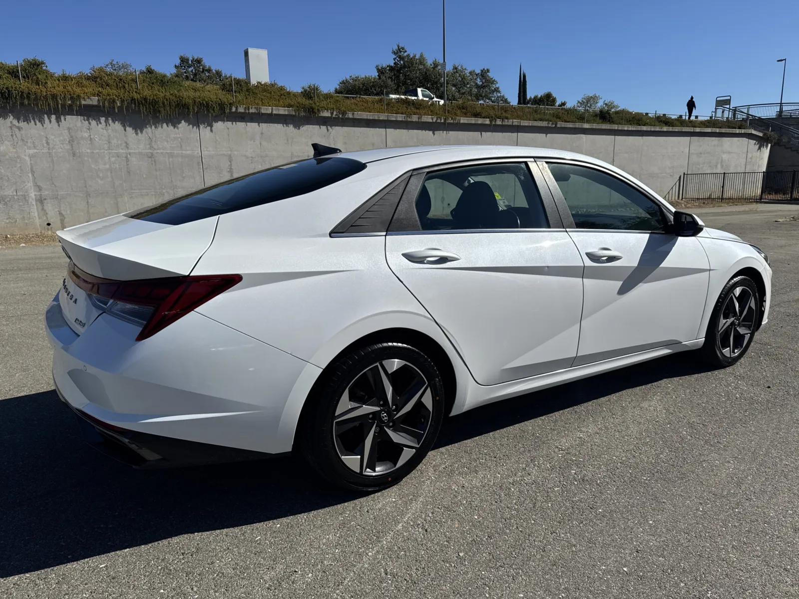 Hyundai Elantra photo 7