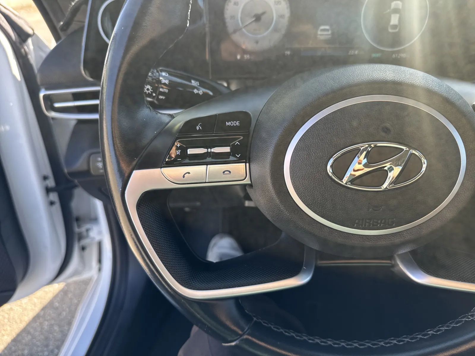 Hyundai Elantra photo 18