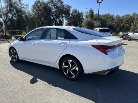 More photos of 2022 Hyundai Elantra Limited at Park Marina Motors, CA