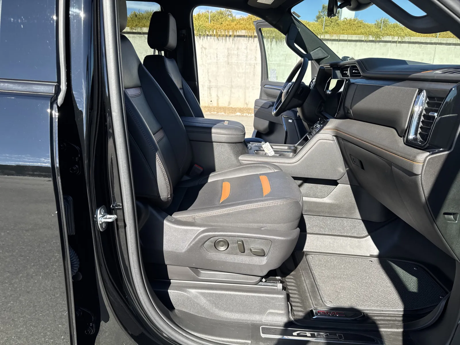 GMC Sierra photo 14
