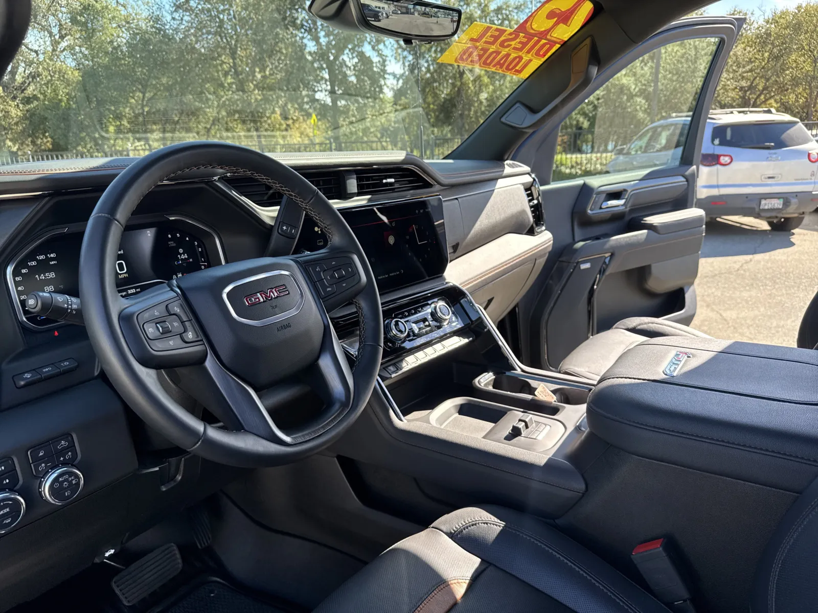 GMC Sierra photo 9