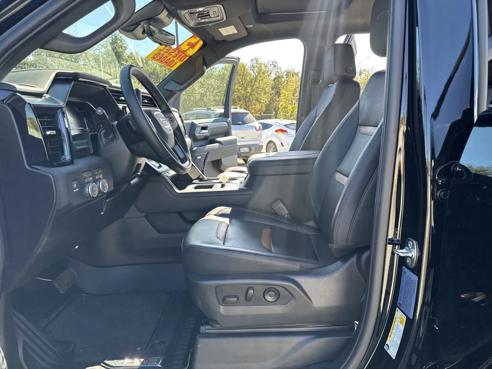 GMC Sierra photo 10