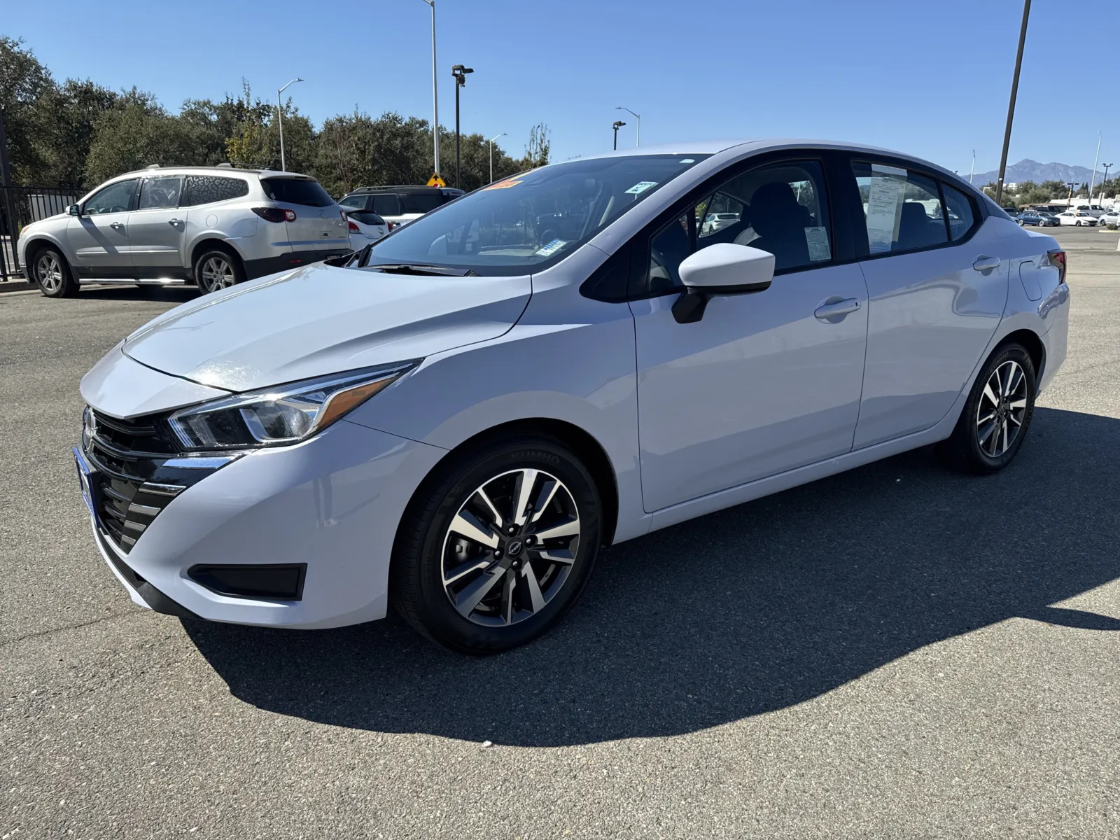 Nissan Versa photo 4