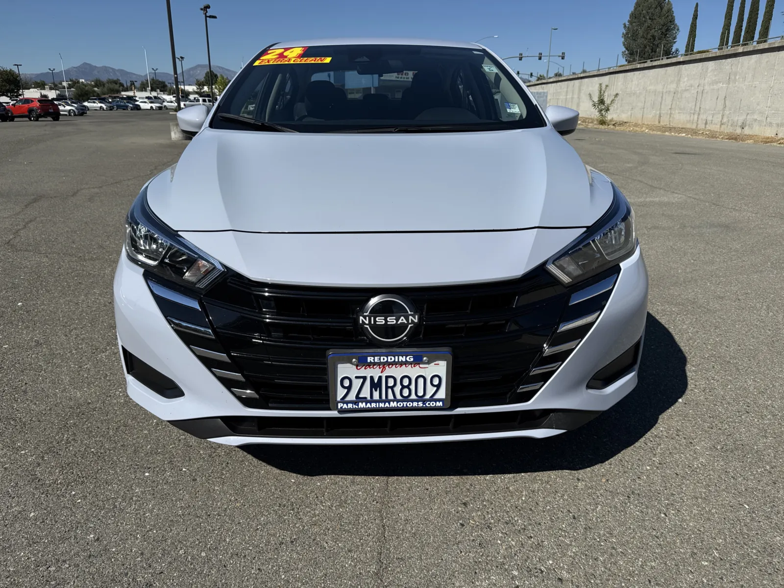 Nissan Versa photo 3