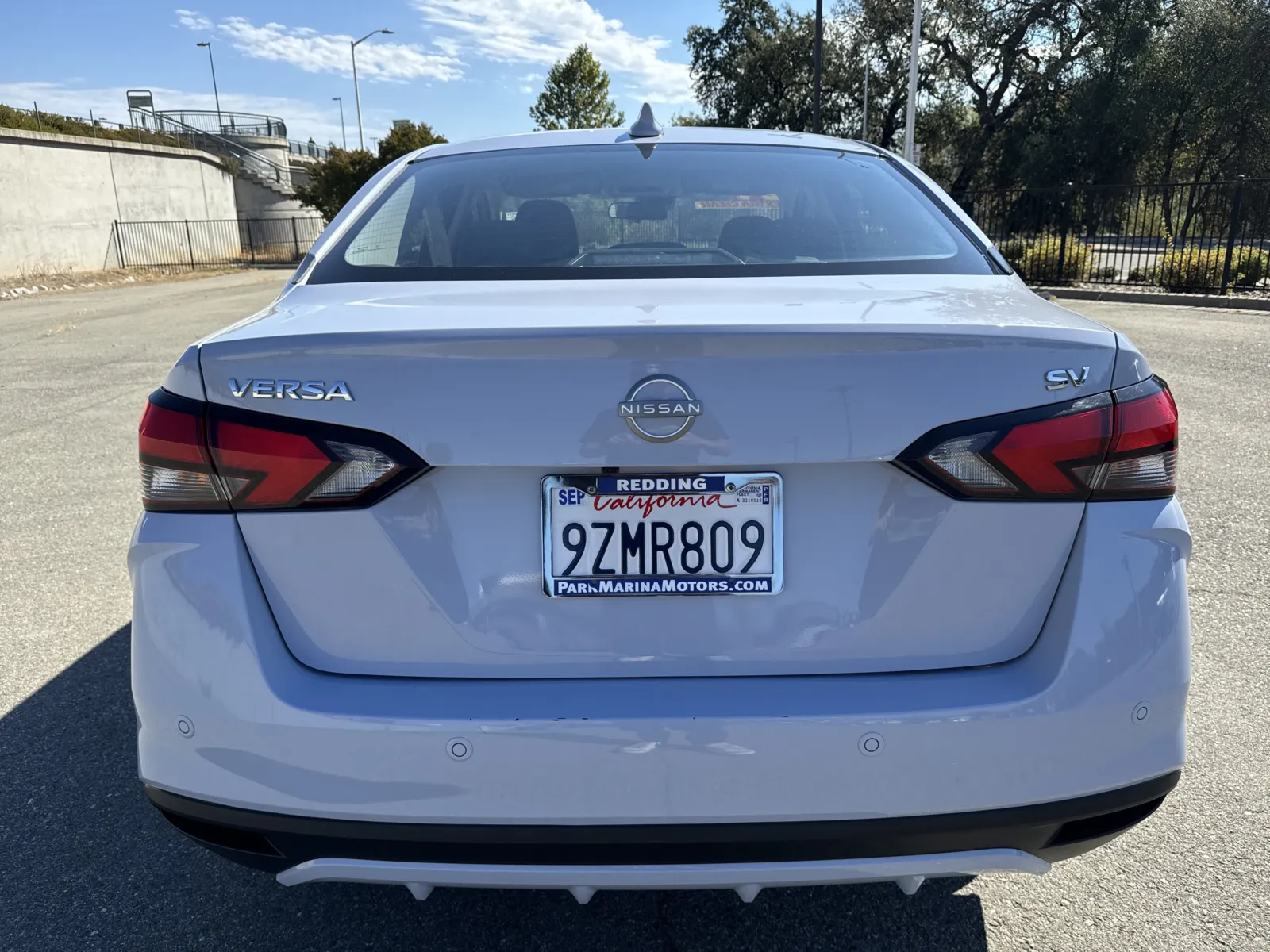 Nissan Versa photo 7