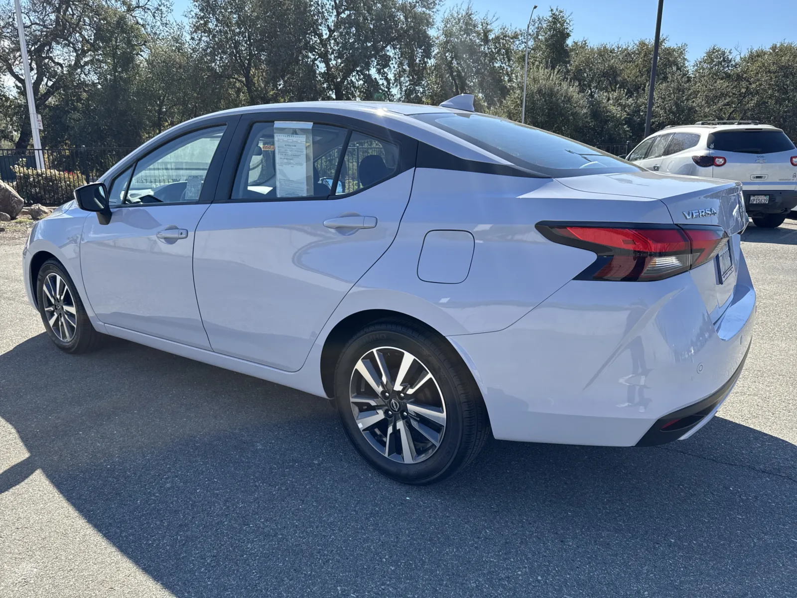 Nissan Versa photo 6