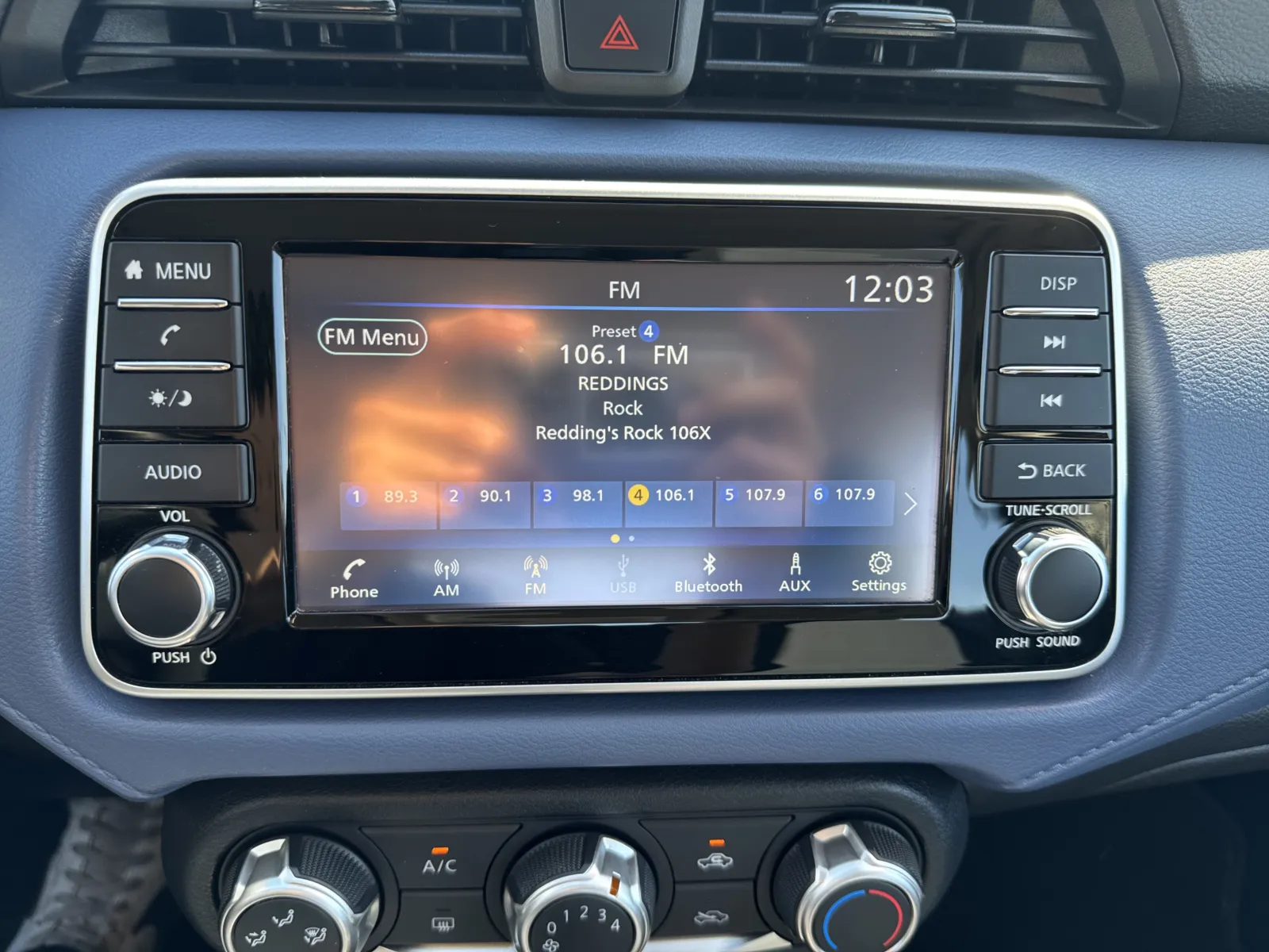 Nissan Versa photo 15