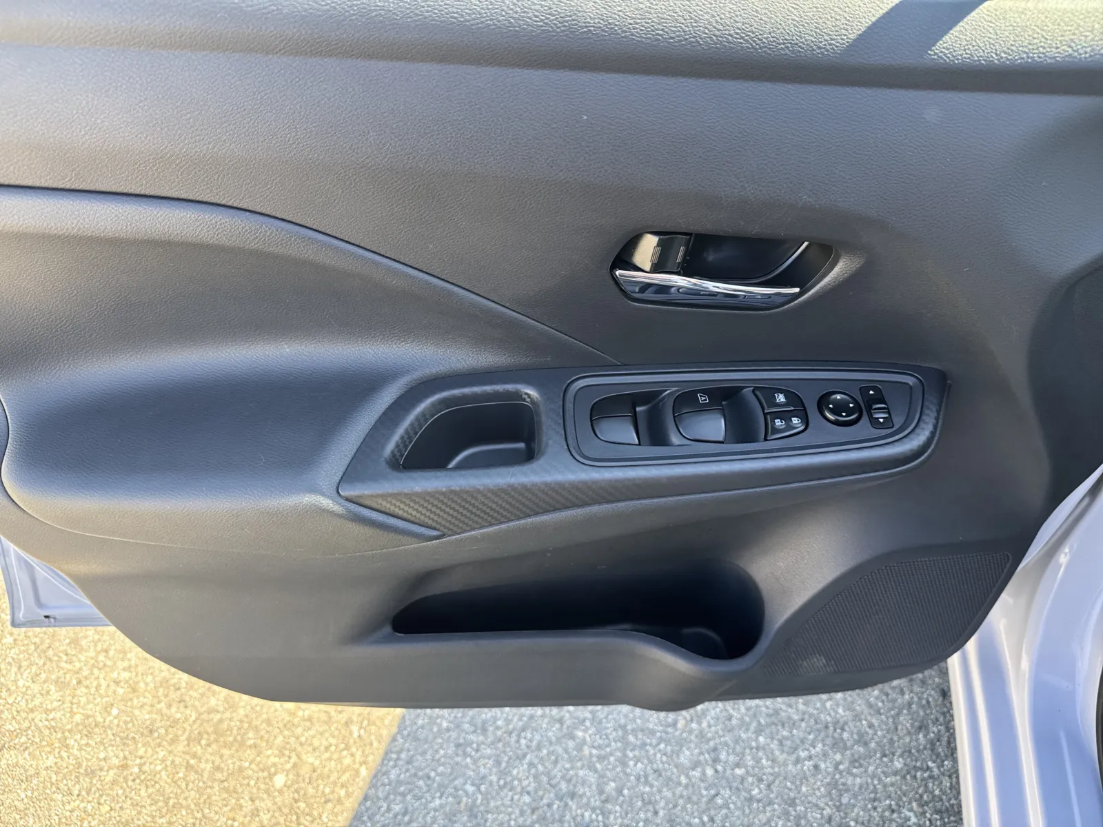 Nissan Versa photo 14
