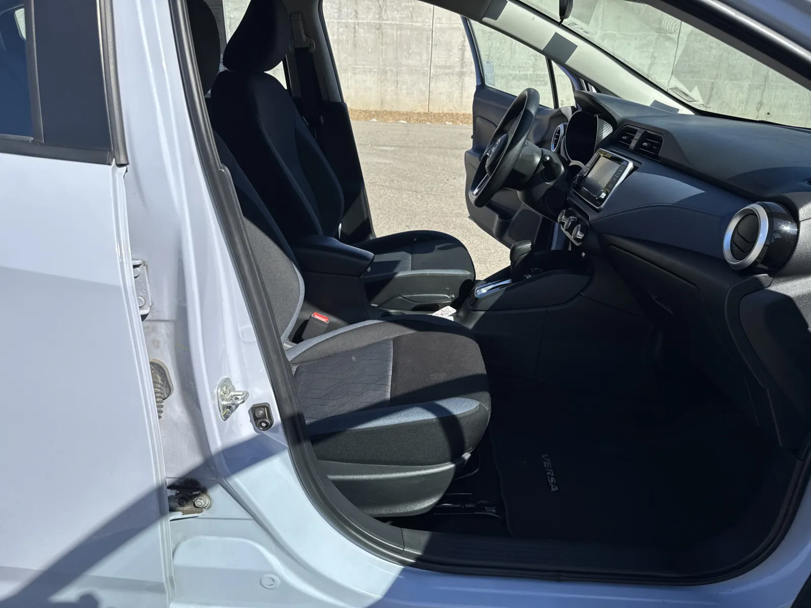 Nissan Versa photo 16