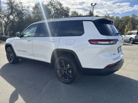 More photos of 2023 Jeep Grand Cherokee L Altitude at Park Marina Motors, CA