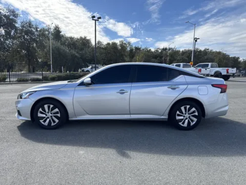 More photos of 2020 Nissan Altima 2.5 S at Park Marina Motors, CA