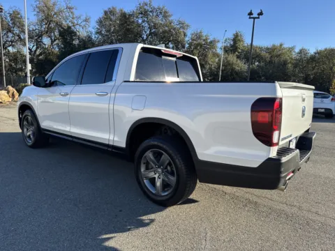 More photos of 2022 Honda Ridgeline RTL-E at Park Marina Motors, CA