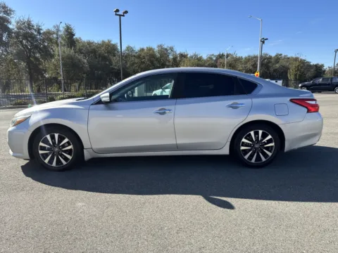 More photos of 2017 Nissan Altima 2.5 SL at Park Marina Motors, CA
