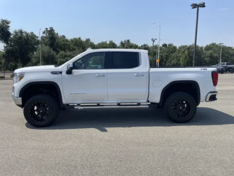 More photos of 2021 GMC Sierra 1500 SLT at Park Marina Motors, CA